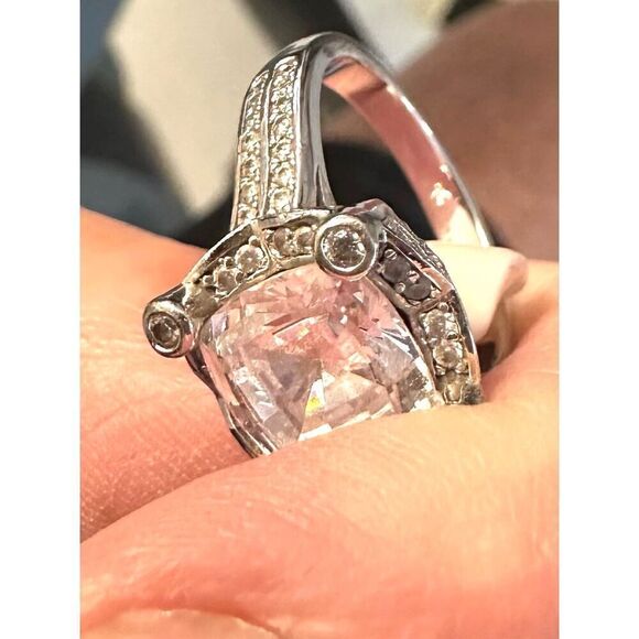 7 CT Top Quality CZ engagement ring - Picture 2 of 8